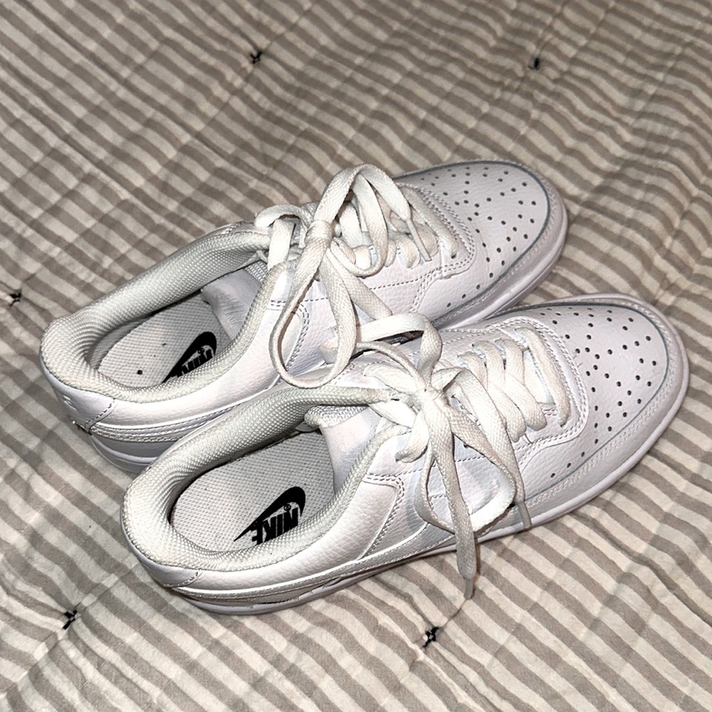 Women’s Nike sneakers. Worn once!